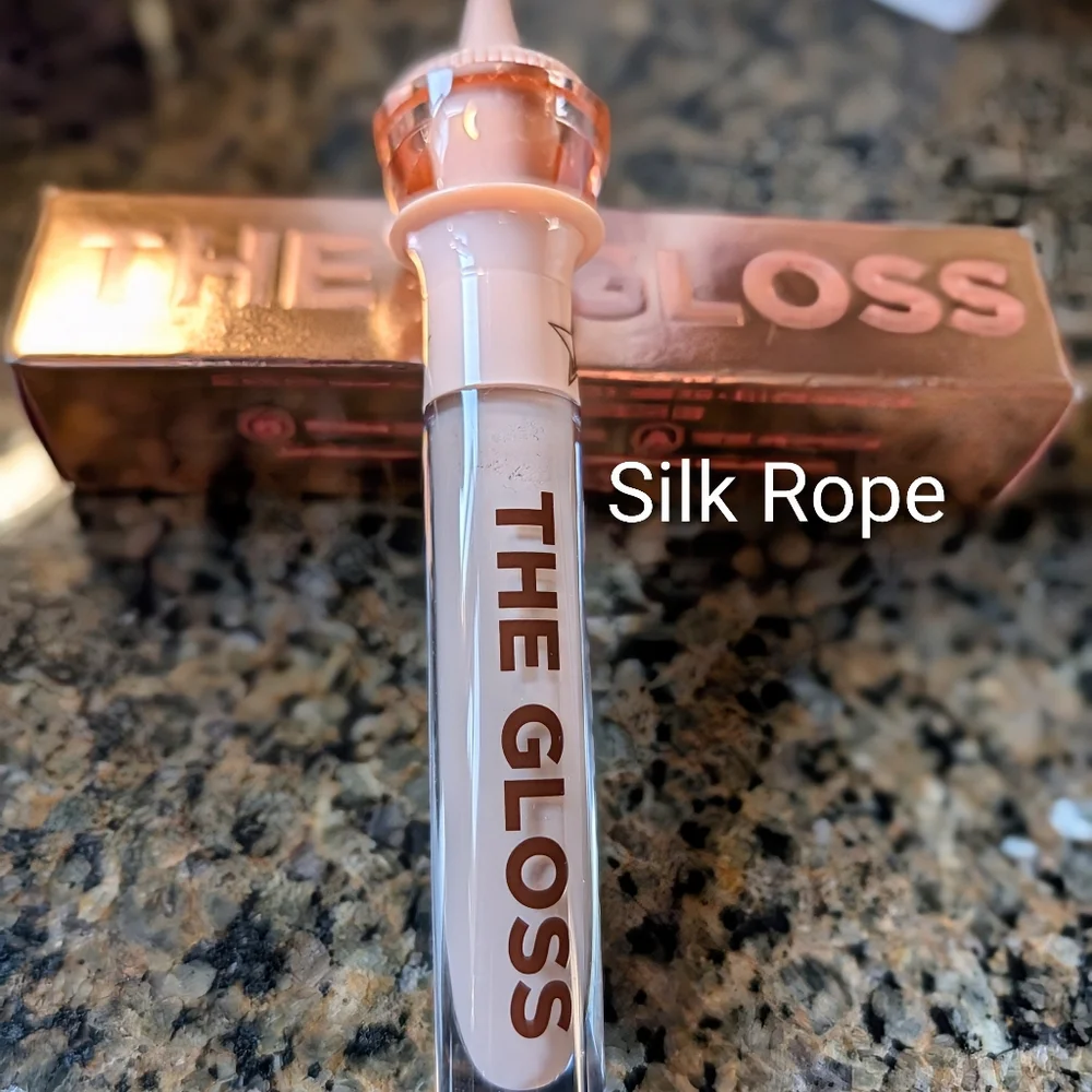 Jeffree Star Silk Rope Creamy Nude To Light Beige with Great Shine THE GLOSS NIB - Picture 6 of 10